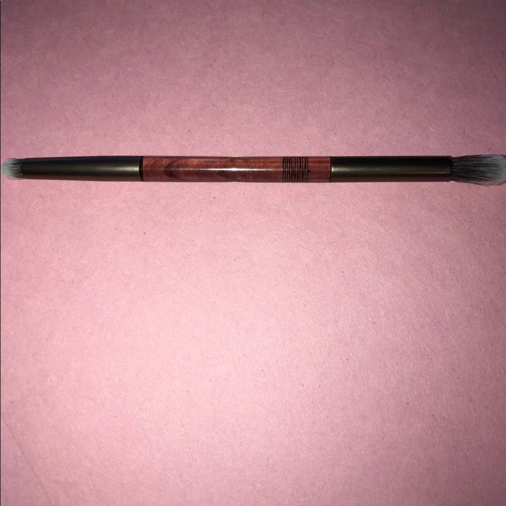 Assorted brushes - Picture 2 of 2